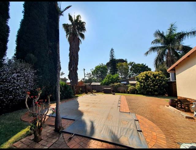 4 BEDROOM HOUSE FOR SALE IN THE ORCHARDS